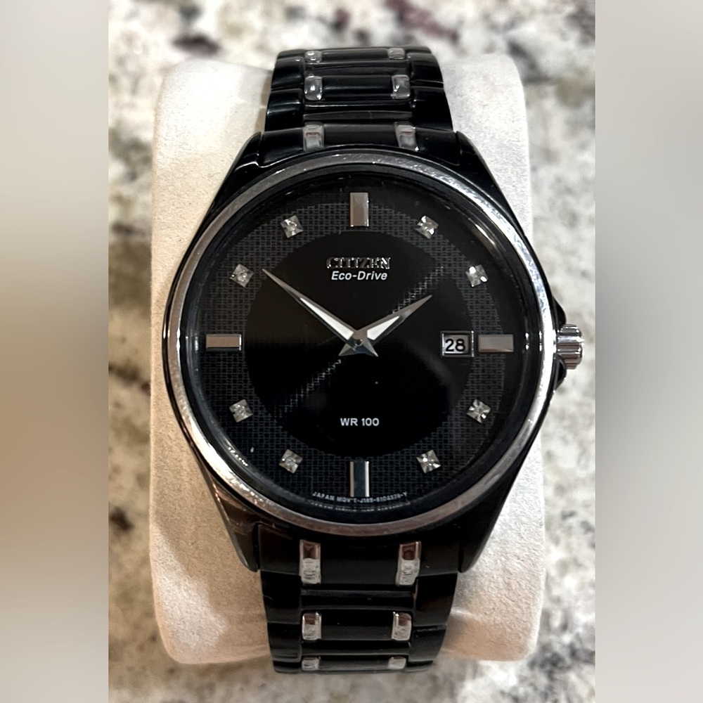 Citizen Corso Eco-Drive. 8 Diamond Dial, Date, 40mm, 100m. NEAR MINT.